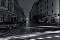 unbeleuchtete Grünstraße in Köpenick - Stromausfall 2019 s/w